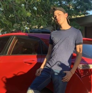 Meet your Posher, Jesús